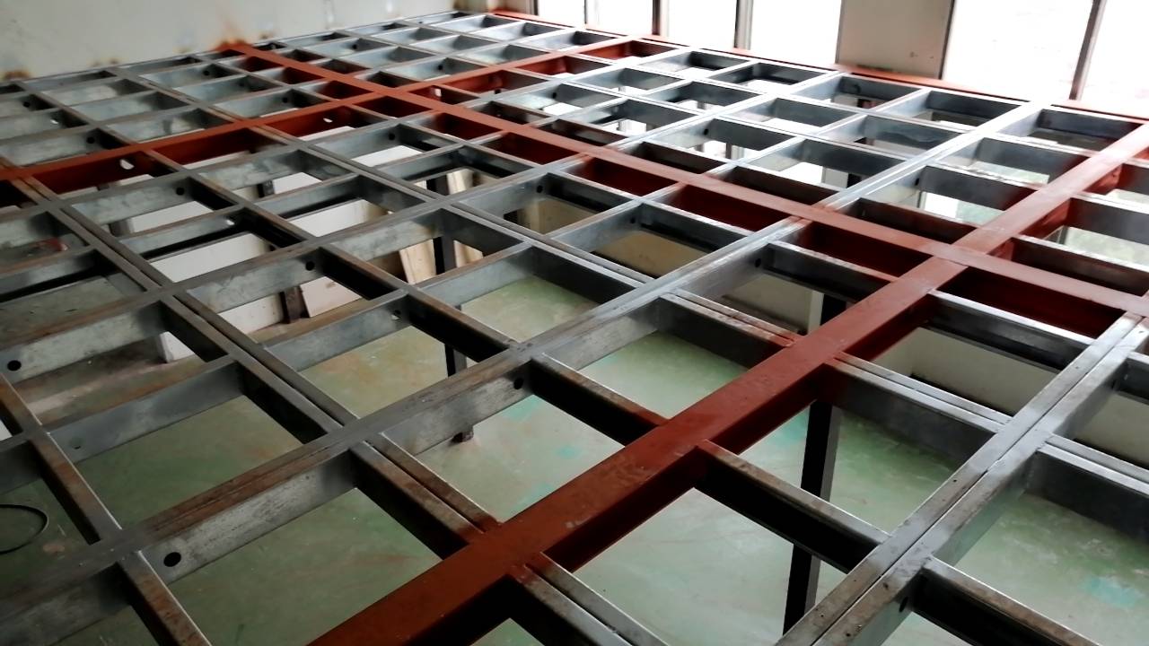 新北夾層鋼構主梁施作